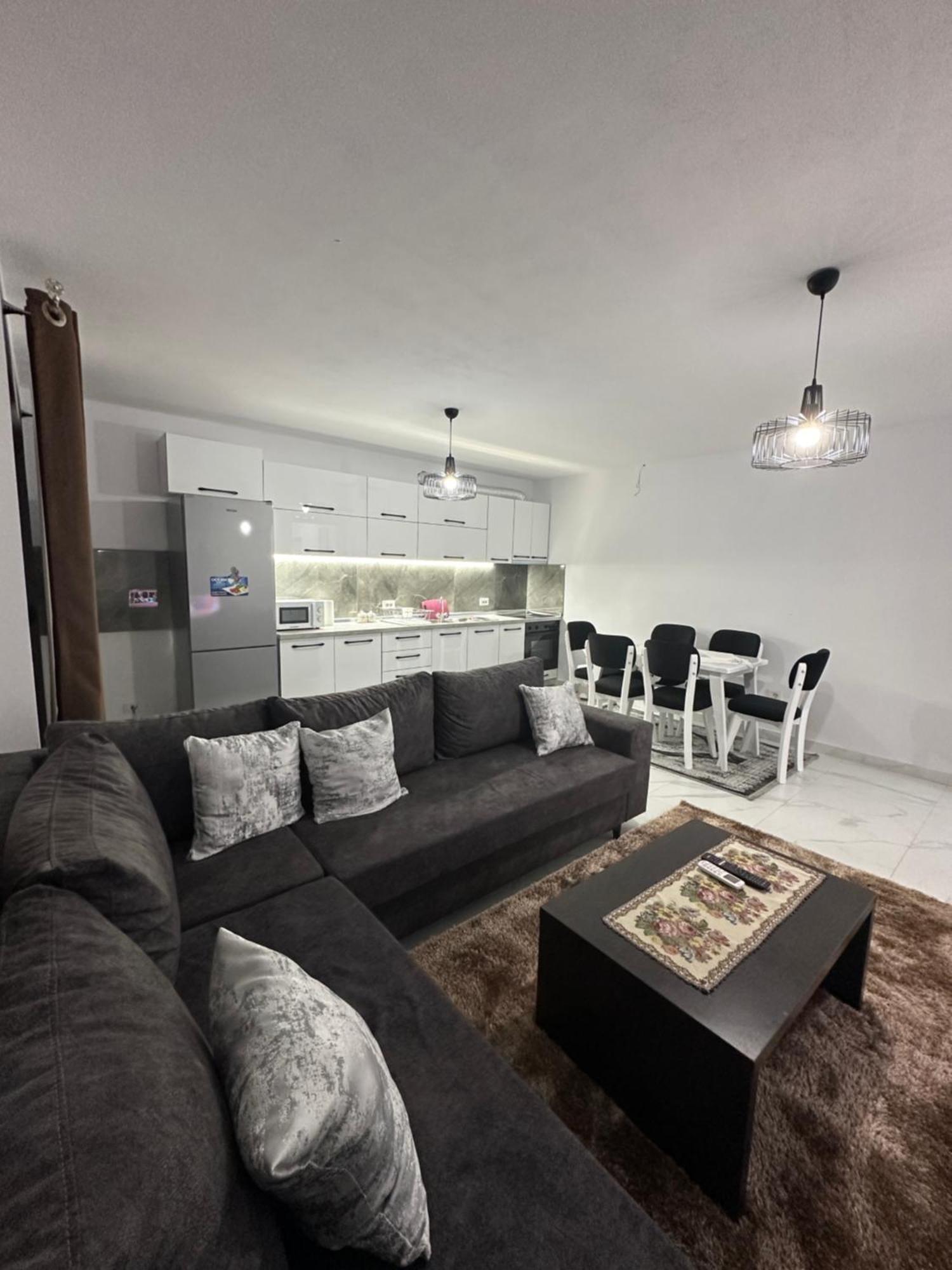 Elezi Apartment City Centre Тирана Екстер'єр фото